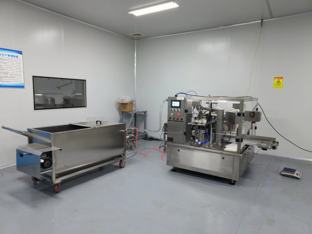 全自动韭菜花酱给袋式包装机如何根据物料浓度选型配套的灌装机